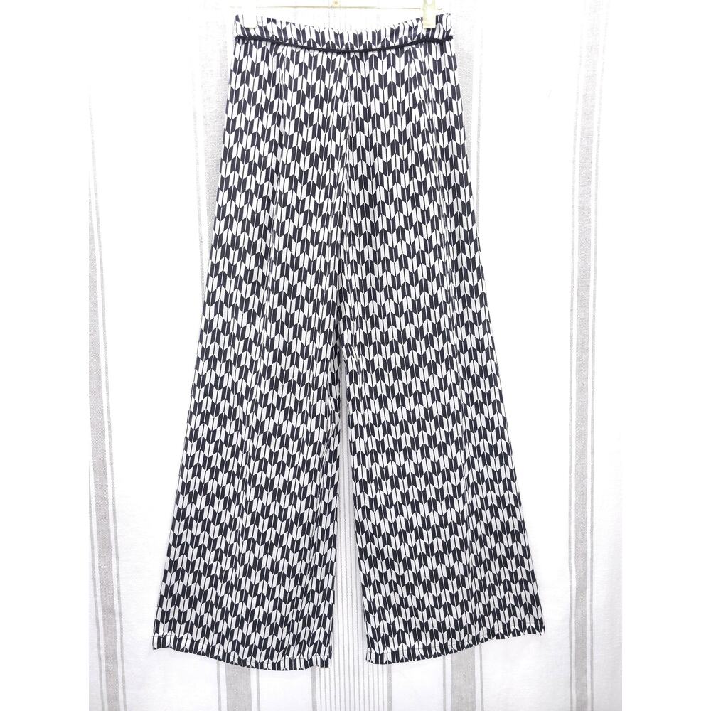 Lulu's Black and White Wide Leg Pants - Picture 2 of 6